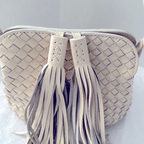 NWT Chico’s Woven leather crossbody bag Alabaster off white - Picture 3 of 15